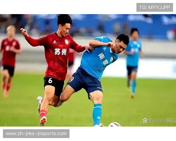 足球雨战装备选择及其对球员比赛状态的保障 足球雨战装备选择及其对球员比赛状态的保障
